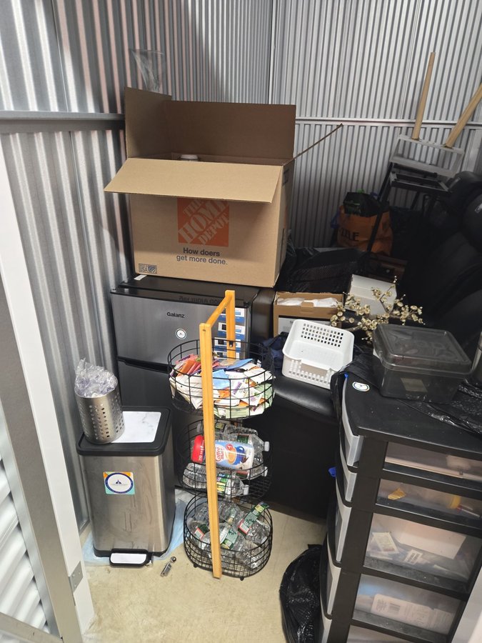 5 x 10 storage unit in College Park, MD