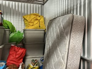 5 x 10 storage unit in College Park, MD
