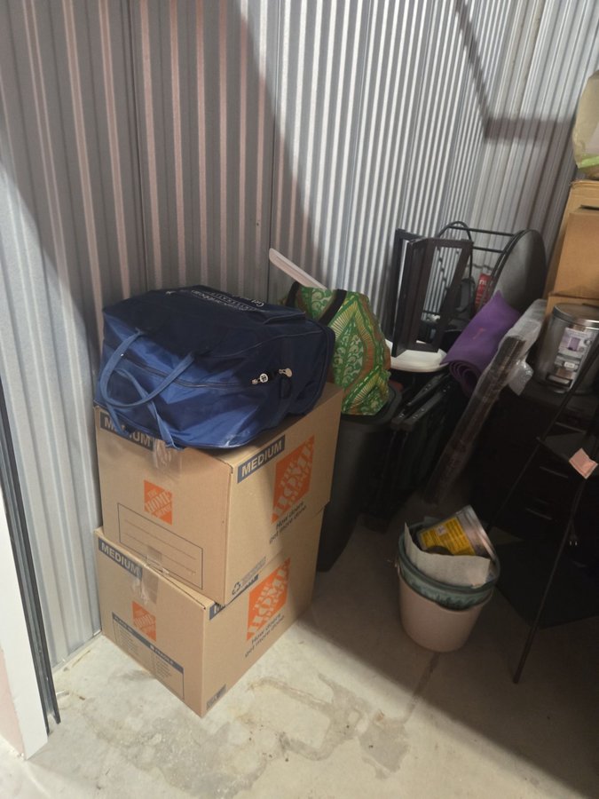 10 x 10 storage unit in Parkville, MD