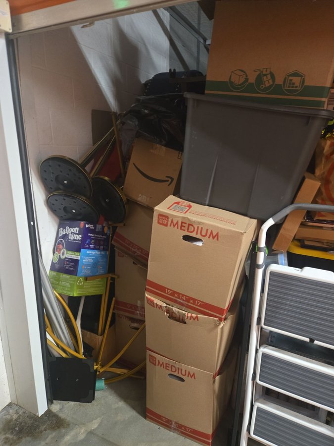 10 x 20 storage unit in Parkville, MD