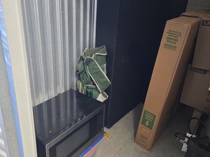 5 x 10 storage unit in Laurel, MD