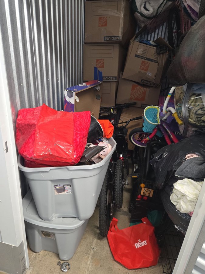 5 x 5 storage unit in Laurel, MD
