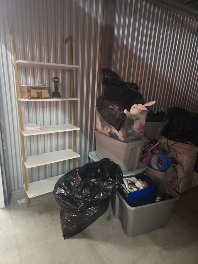 10 x 15 storage unit in Parkville, MD