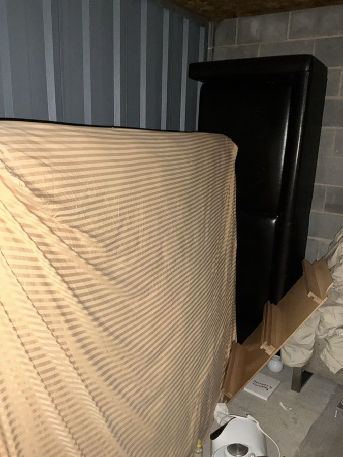 10 x 10 storage unit in Silver Spring, MD