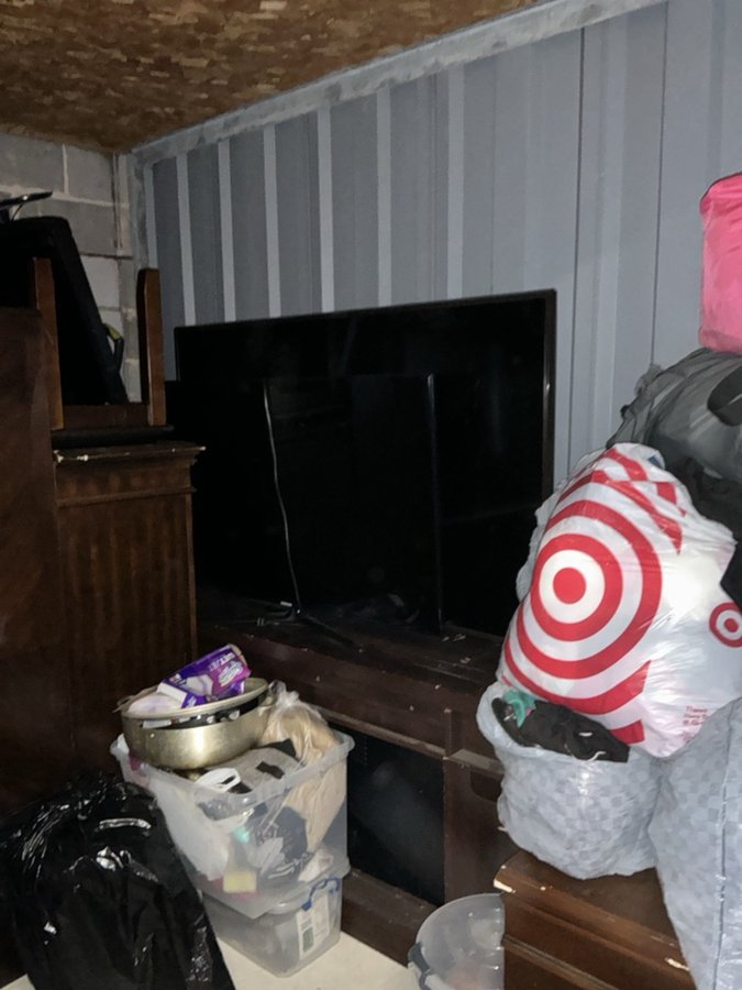 10 x 10 storage unit in Silver Spring, MD