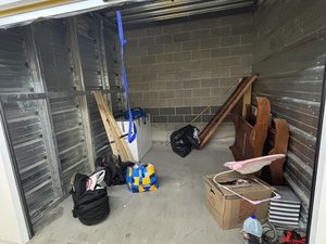 10 x 10 storage unit in Tacoma, WA