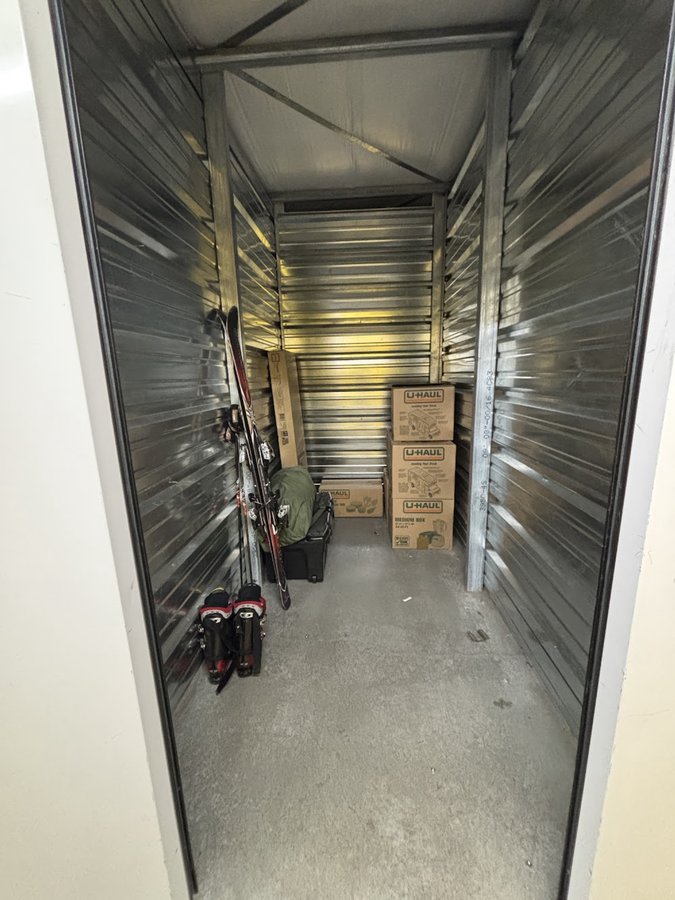 10 x 12 storage unit in Tacoma, WA
