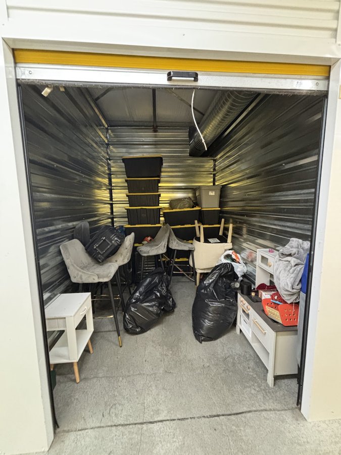 10 x 7 storage unit in Tacoma, WA
