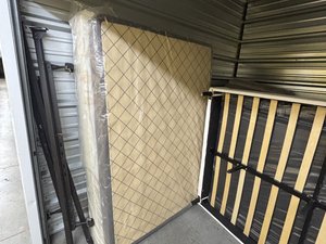10 x 10 storage unit in Tacoma, WA