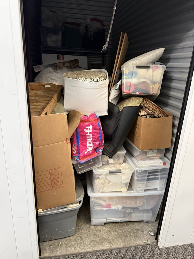 5 x 10 storage unit in Livonia, MI