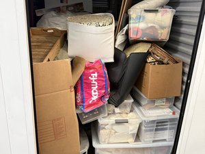 5 x 10 storage unit in Livonia, MI