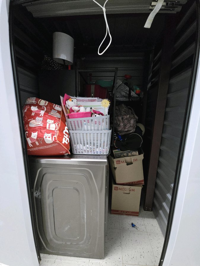 5 x 5 storage unit in Hewlett, NY