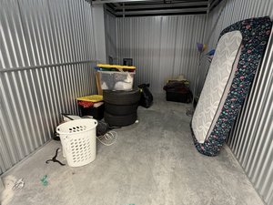 10 x 15 unit in Stamford