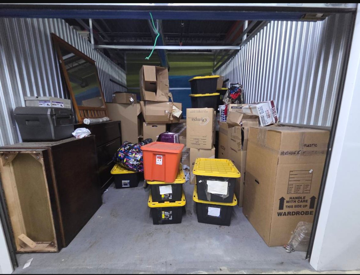 10 x 15 storage unit in Hyattsville, MD