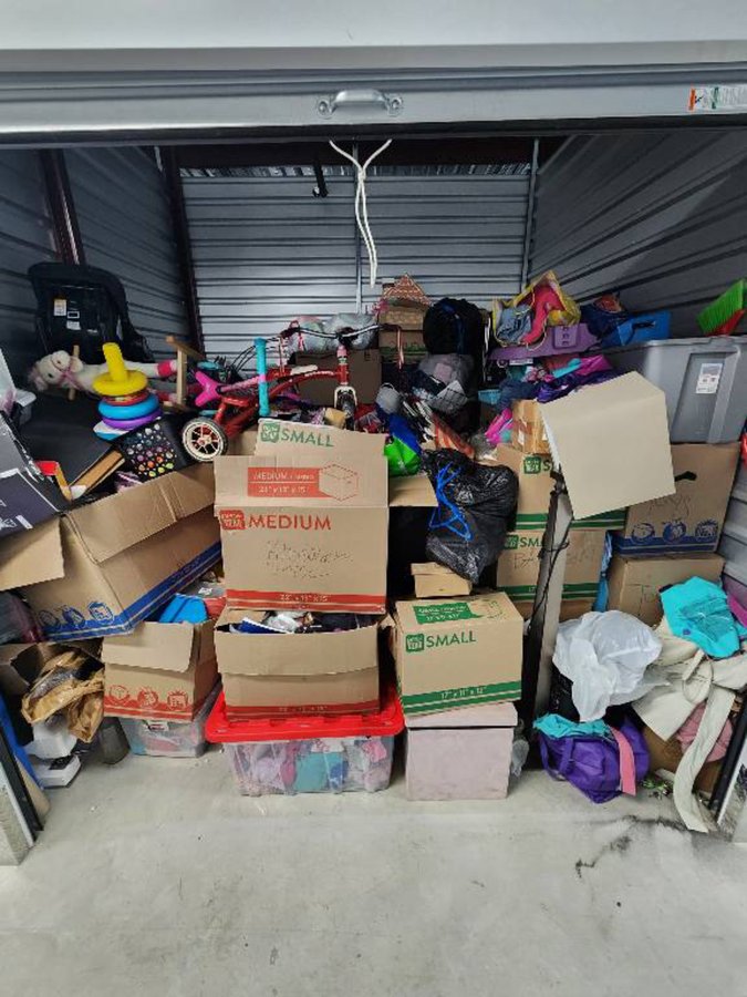 10 x 10 storage unit in Laurel, MD