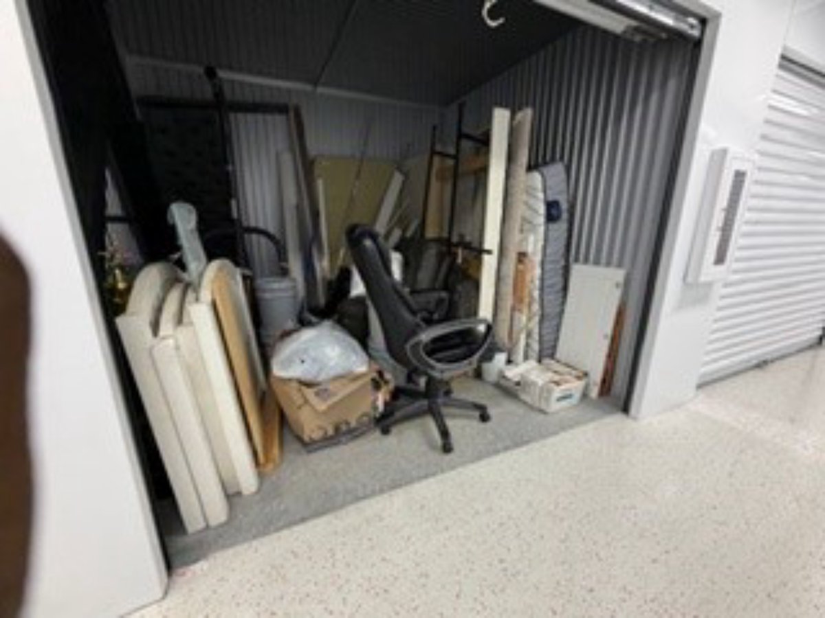 10 x 10 storage unit in Ocoee, FL