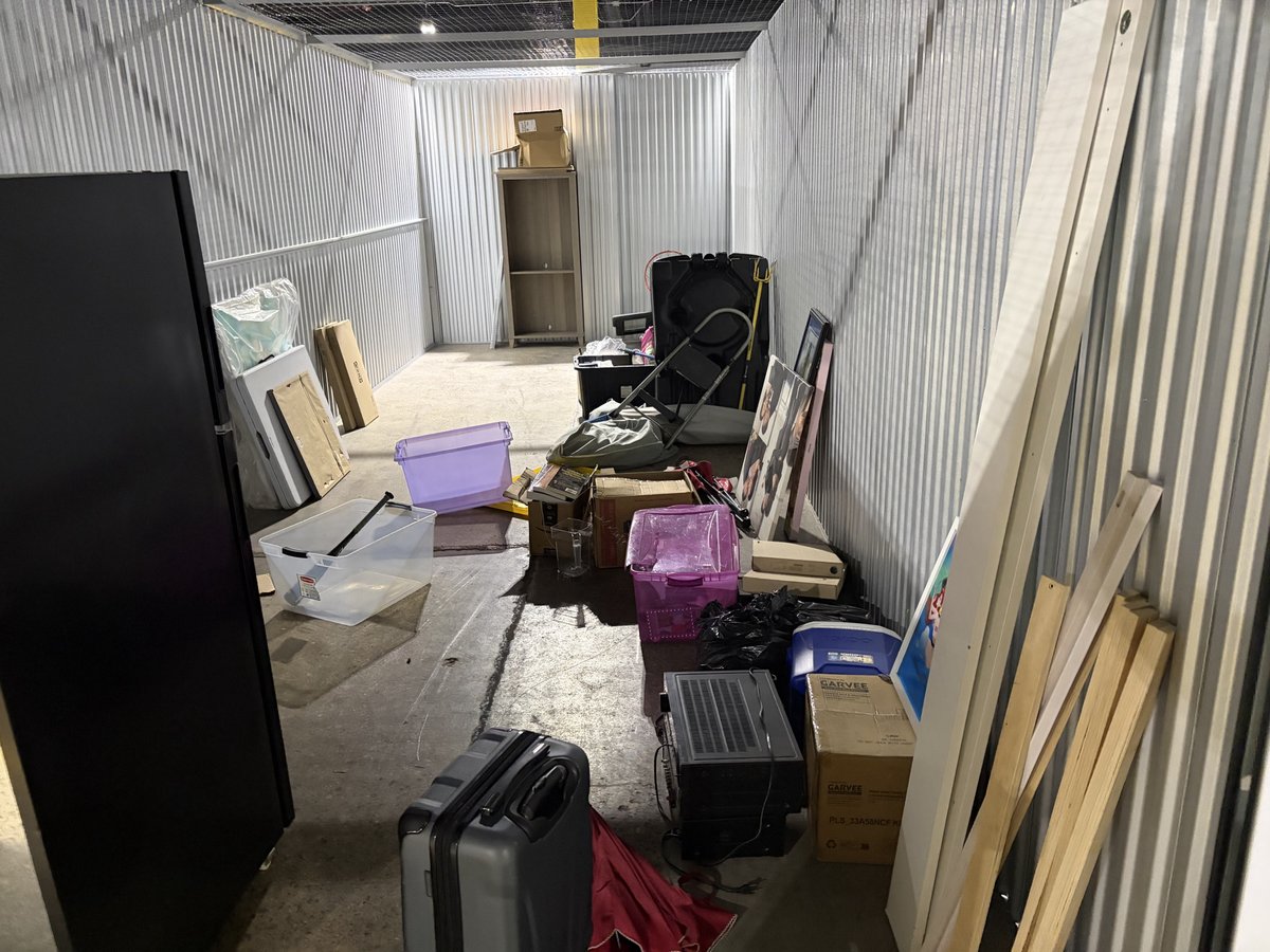 10 x 30 storage unit in Highland Park, MI