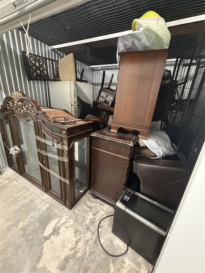 10 x 10 storage unit in Jersey City, NJ