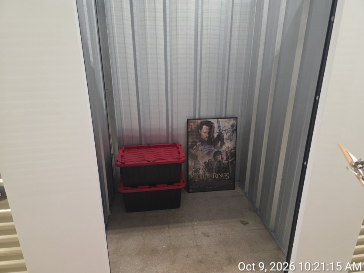 5 x 5 storage unit in Springfield, IL