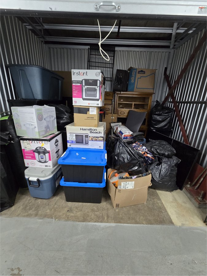 10 x 7 storage unit in Baltimore, MD