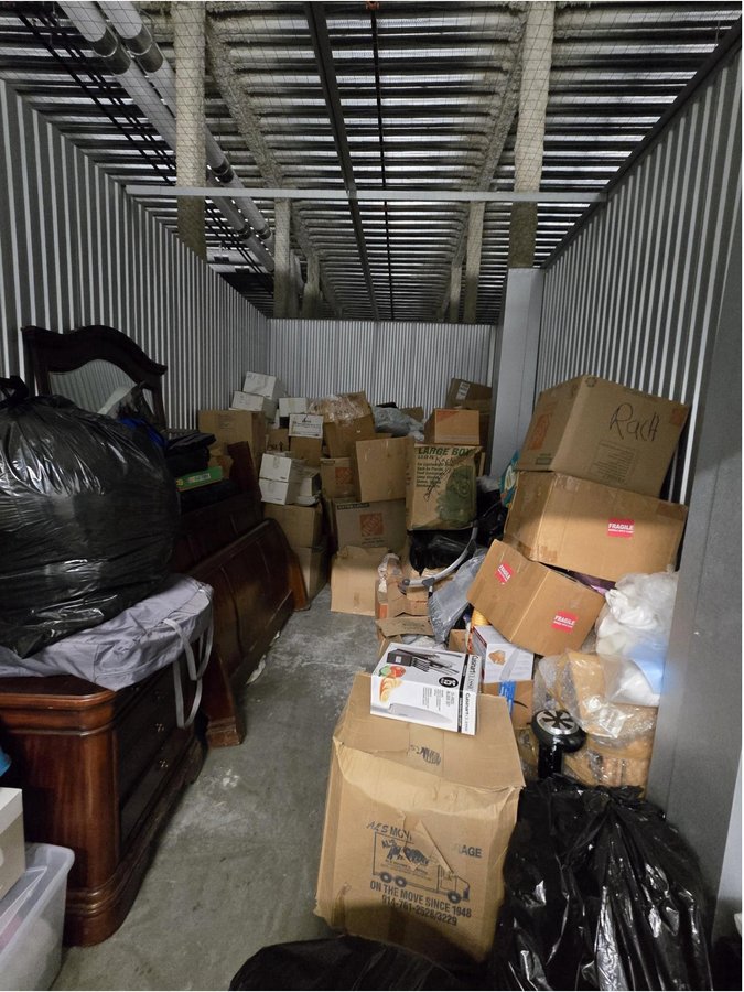 10 x 20 storage unit in Stratford, CT