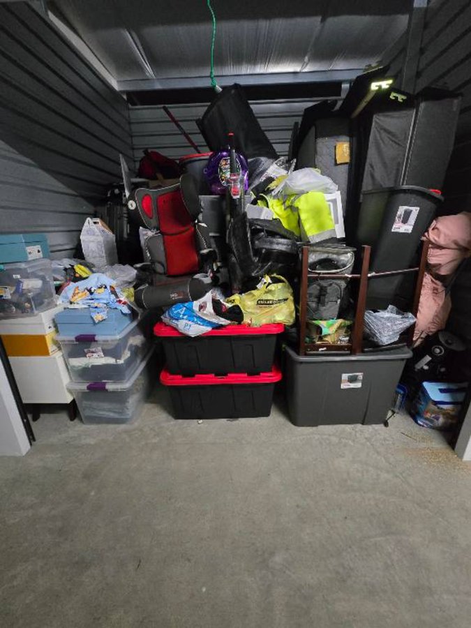 10 x 10 storage unit in Columbia, SC