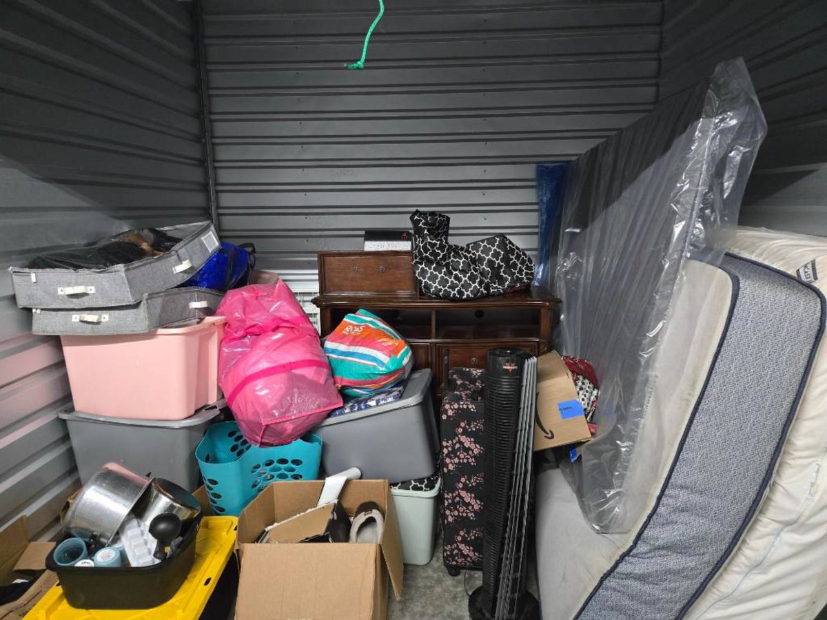 10 x 10 storage unit in Columbia, SC
