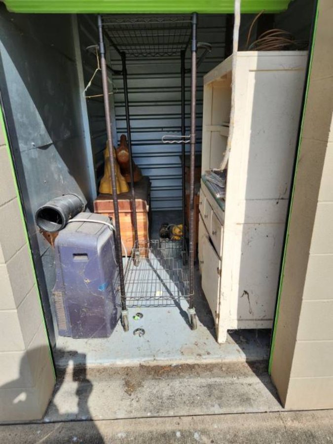 5 x 10 storage unit in Alvin, TX