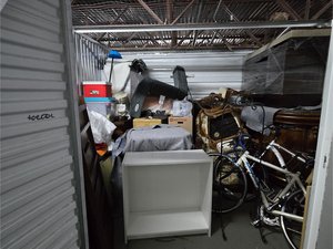 10 x 10 storage unit in Hialeah, FL