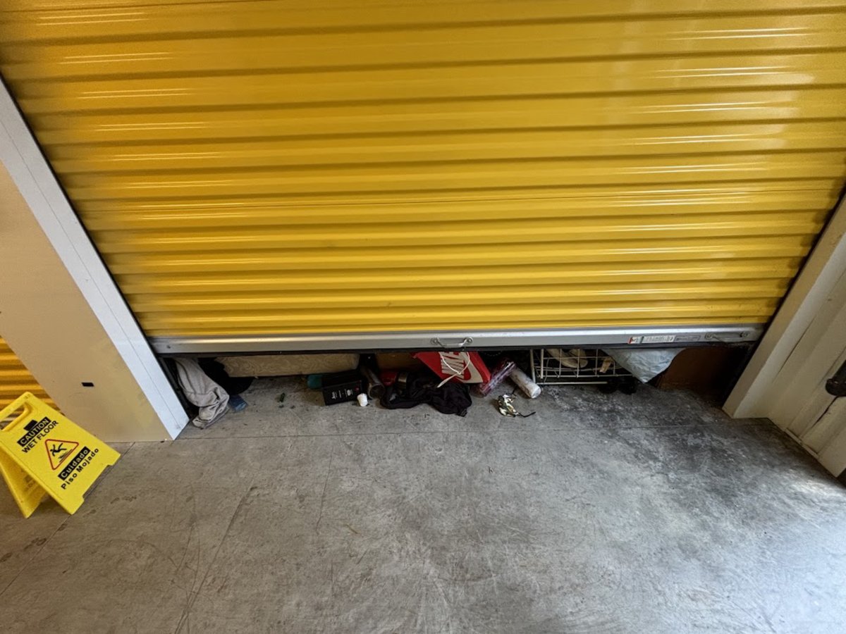 10 x 10 storage unit in Puyallup, WA