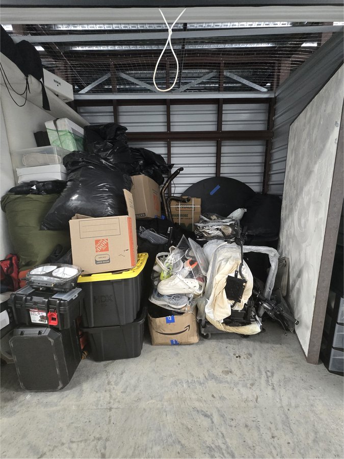 10 x 7 storage unit in Sandy Springs, GA