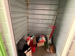 5 x 5 storage unit in Pasadena, MD