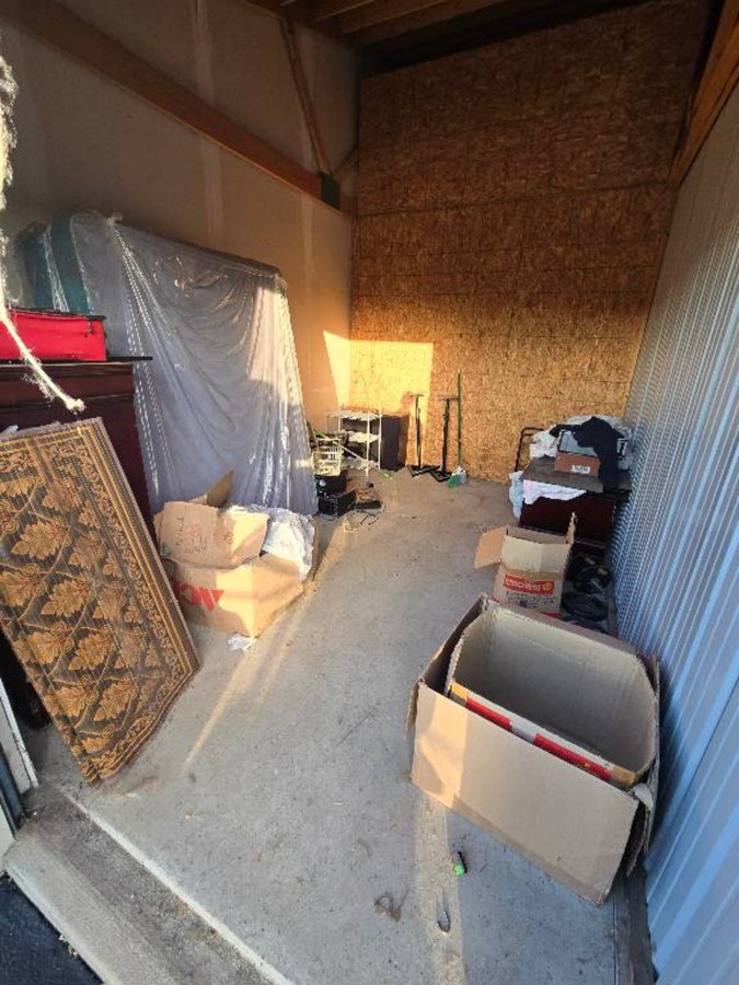 10 x 15 storage unit in Merrillville, IN