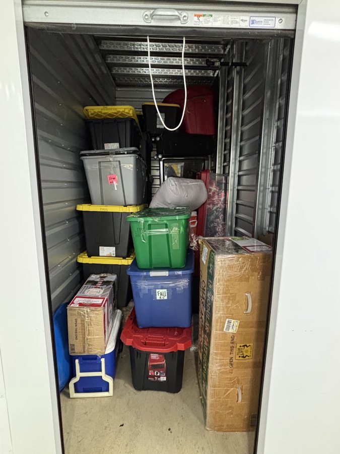 5 x 10 storage unit in Puyallup, WA