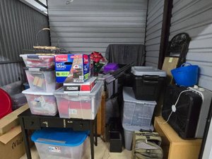 10 x 10 storage unit in Houston, TX