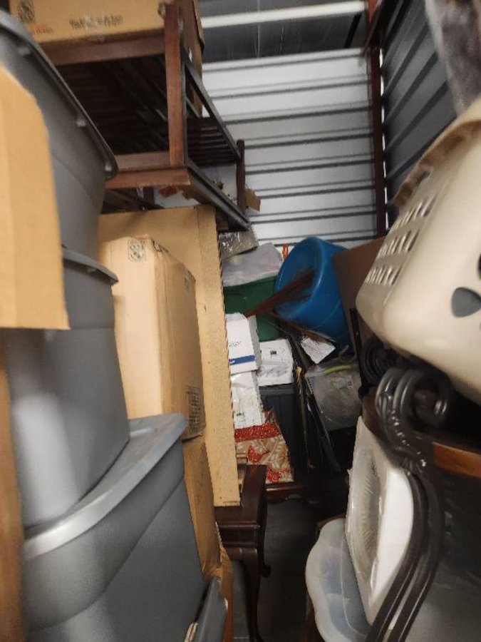 5 x 10 storage unit in Tampa, FL