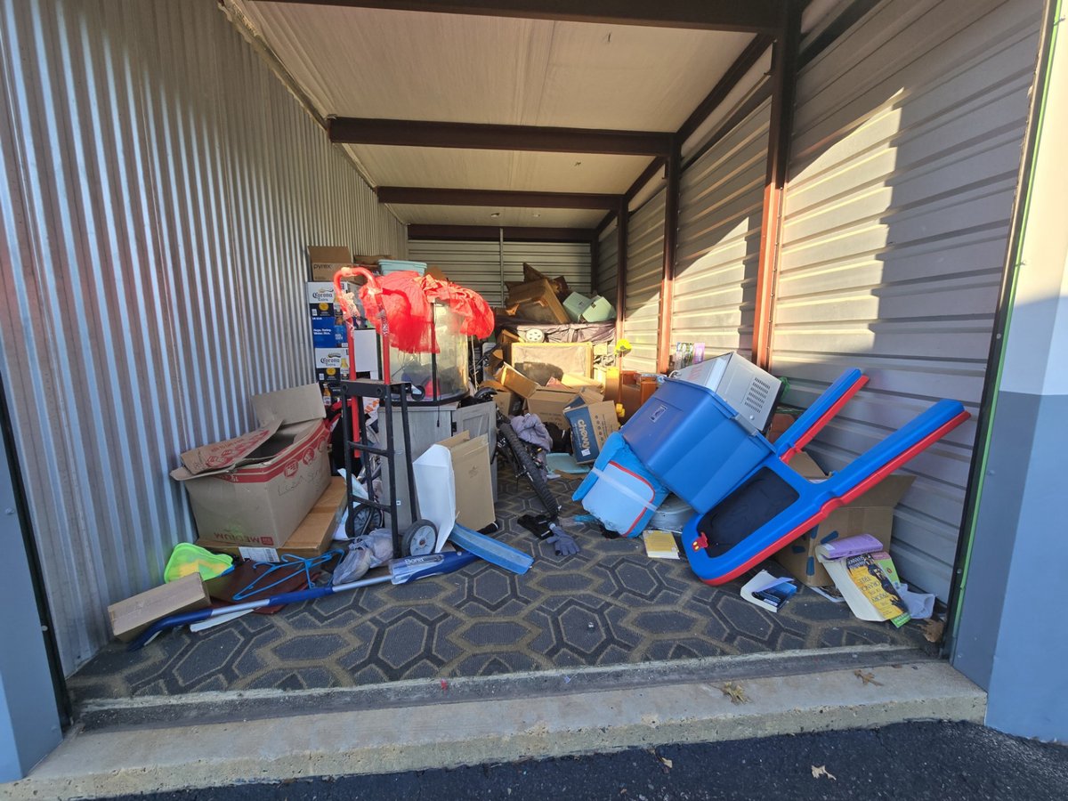 10 x 20 storage unit in Philadelphia, PA