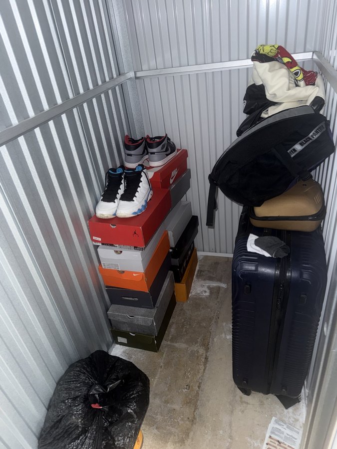 18 x 3 storage unit in Zion, IL