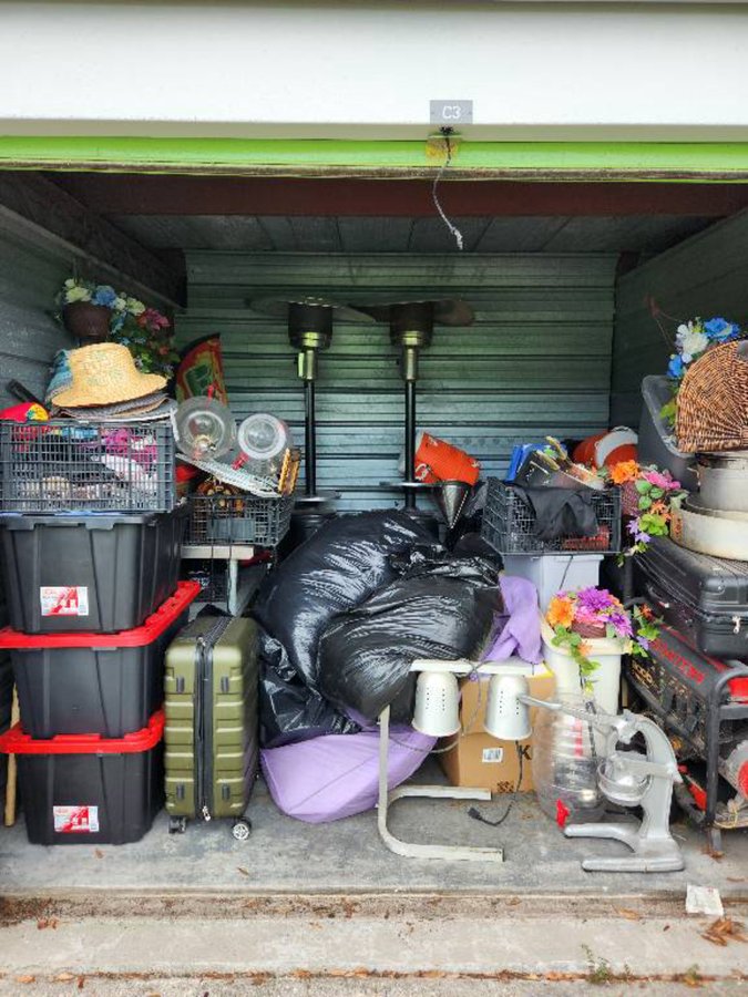 10 x 10 storage unit in Plant City, FL