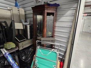 10 x 10 storage unit in Largo, FL