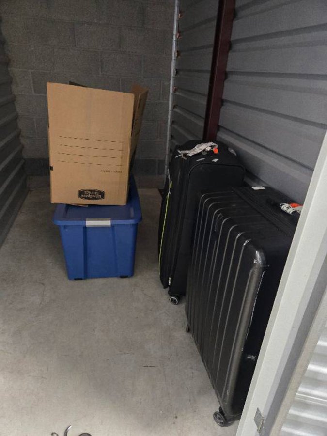 5 x 10 storage unit in Sterling, VA