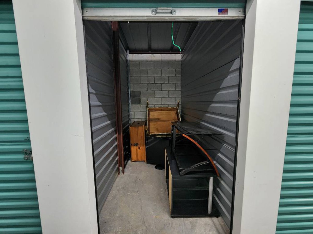 5 x 10 storage unit in Herndon, VA