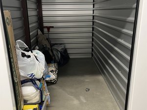 5 x 10 storage unit in Alexandria, VA