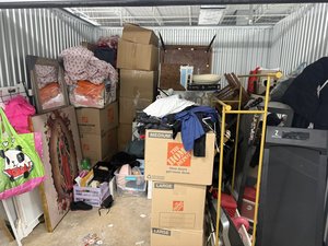 10 x 10 storage unit in Zion, IL