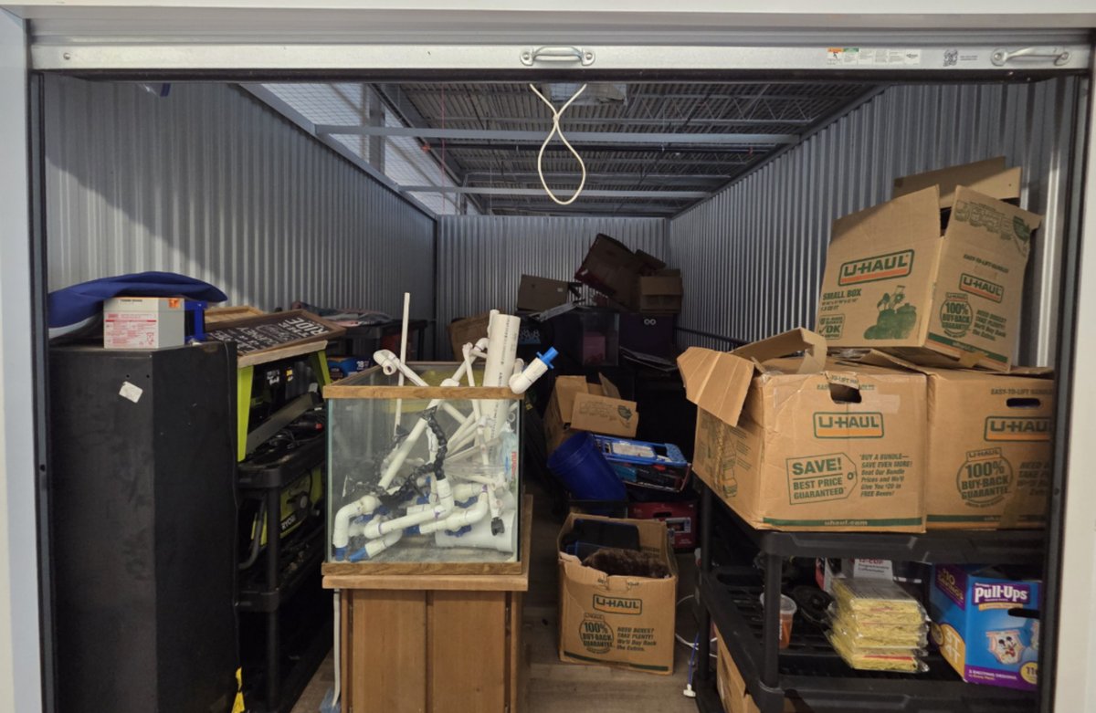 10 x 15 storage unit in Swansea, MA