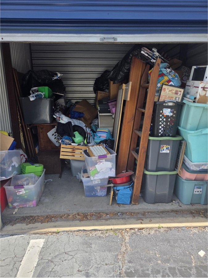 10 x 10 storage unit in Bradenton, FL