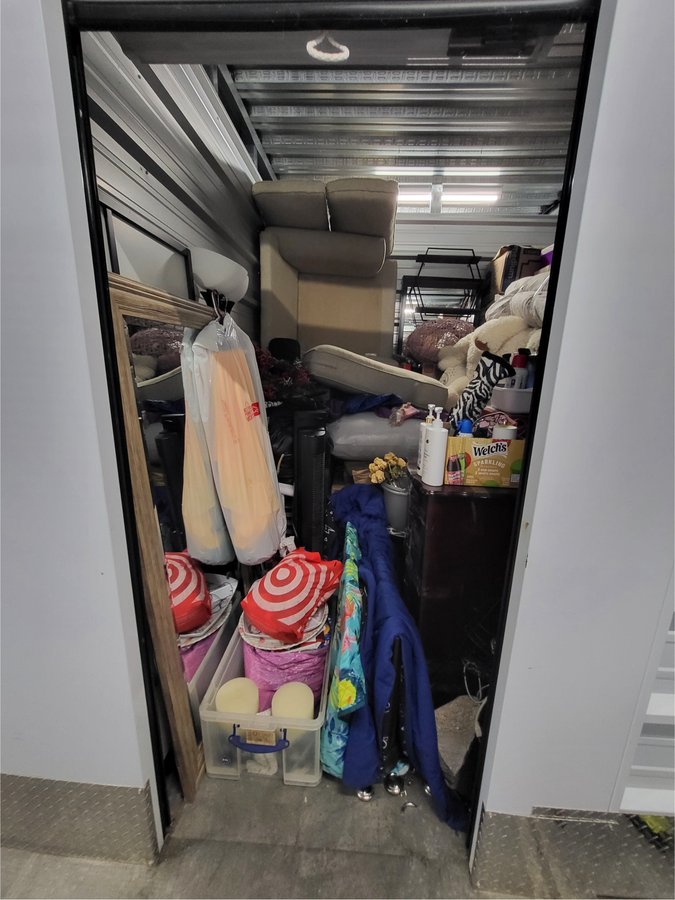 10 x 10 storage unit in Rocky Hill, CT
