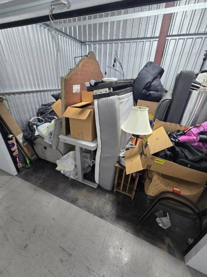 10 x 8 storage unit in Pinellas Park, FL