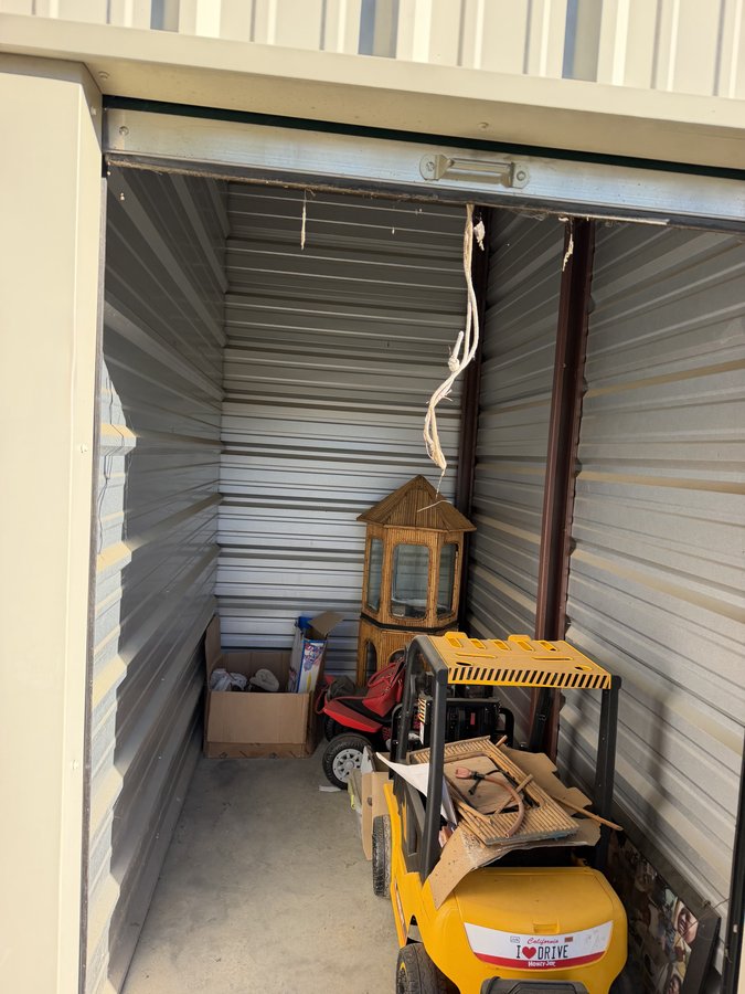 5 x 10 storage unit in Sanford, NC