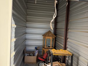 5 x 10 storage unit in Sanford, NC